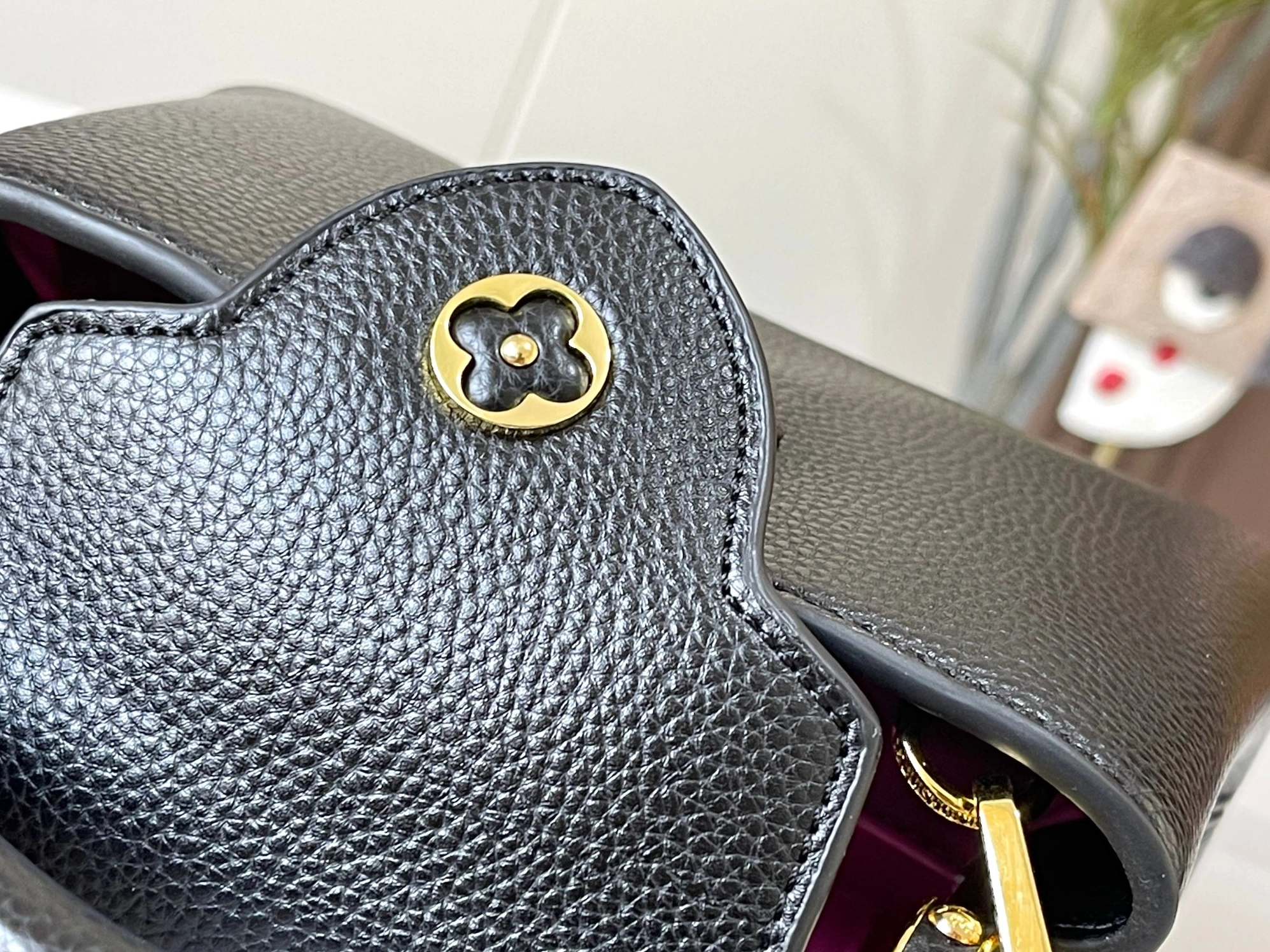 Louis Vuitton AAA Quality Messenger Bags For Women Minimalist 3116 - Image 7