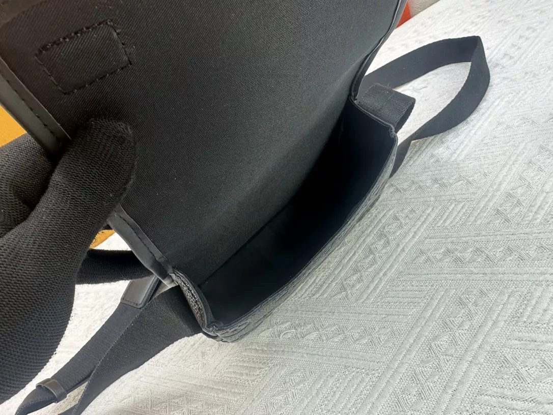 Louis Vuitton AAA Quality Messenger Bags For Women Refined 1476 - Image 8