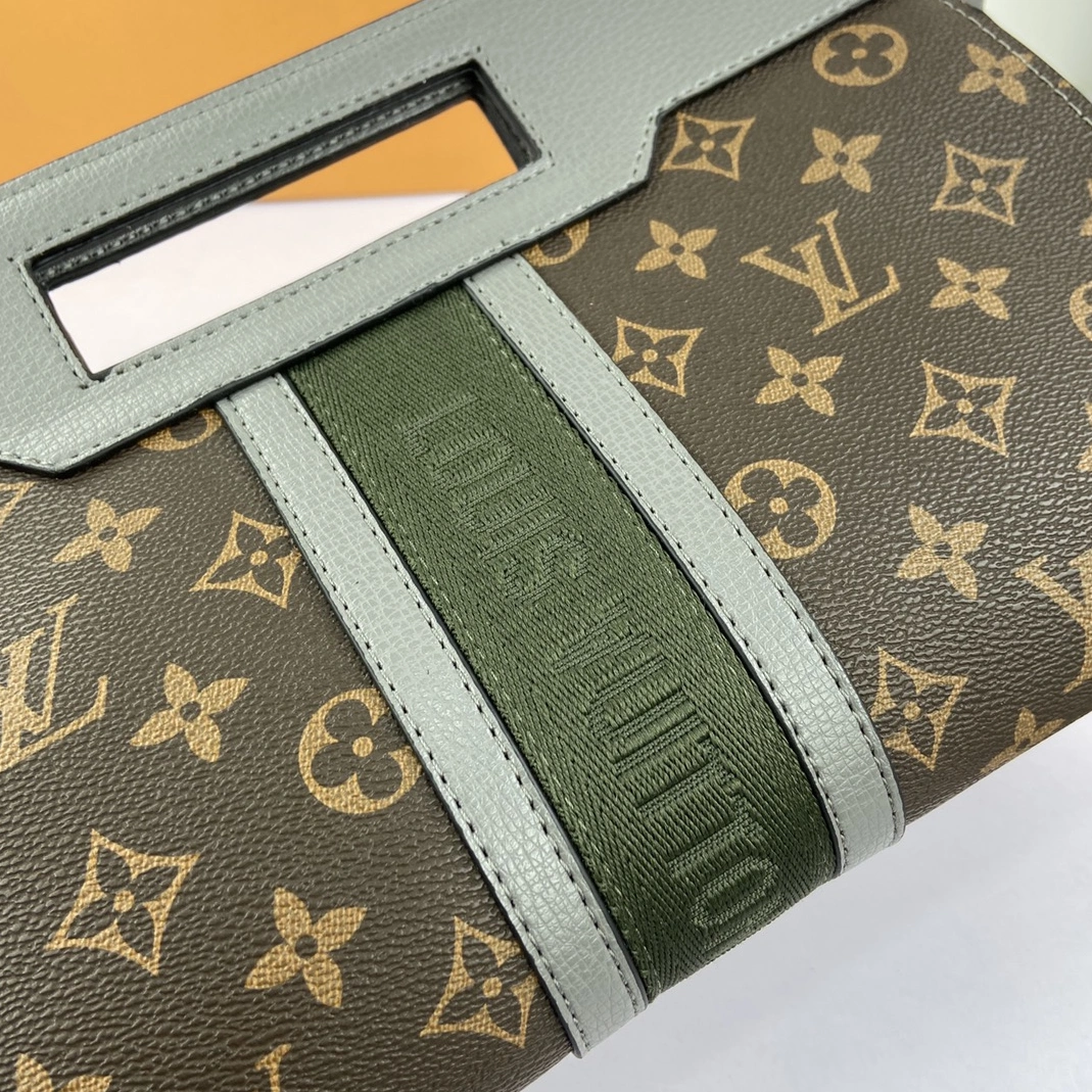 Louis Vuitton AAA Quality Messenger Bags For Women SmartChoice 9747 - Image 4