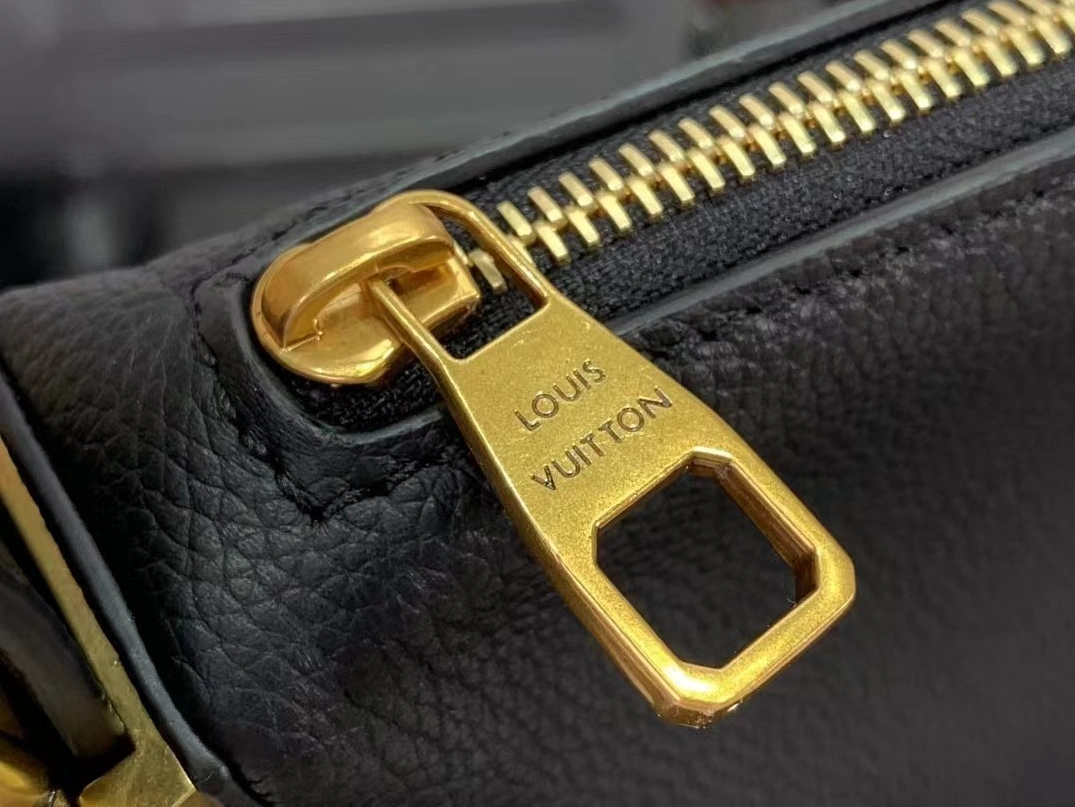 Louis Vuitton AAA Quality Messenger Bags For Women Sophisticated 7085 - Image 7