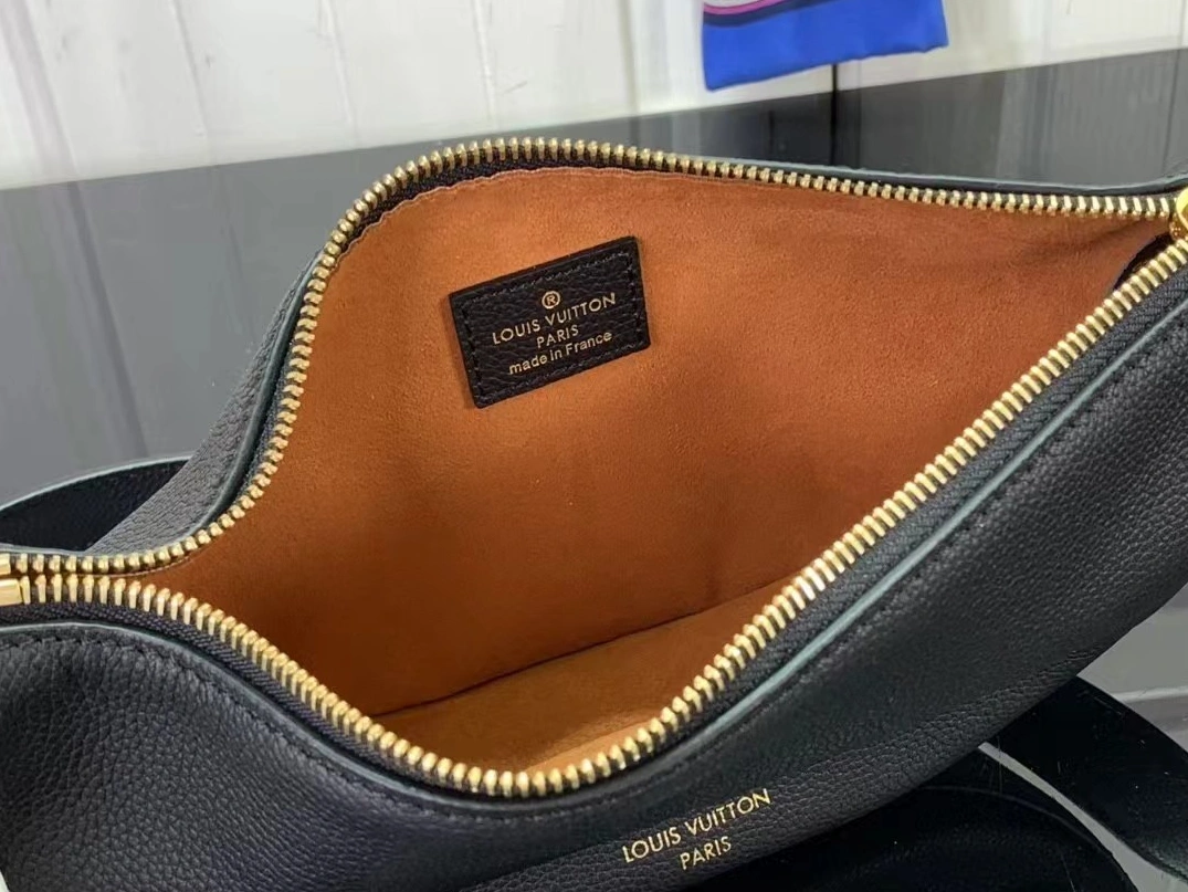 Louis Vuitton AAA Quality Messenger Bags For Women Sophisticated 7085 - Image 8