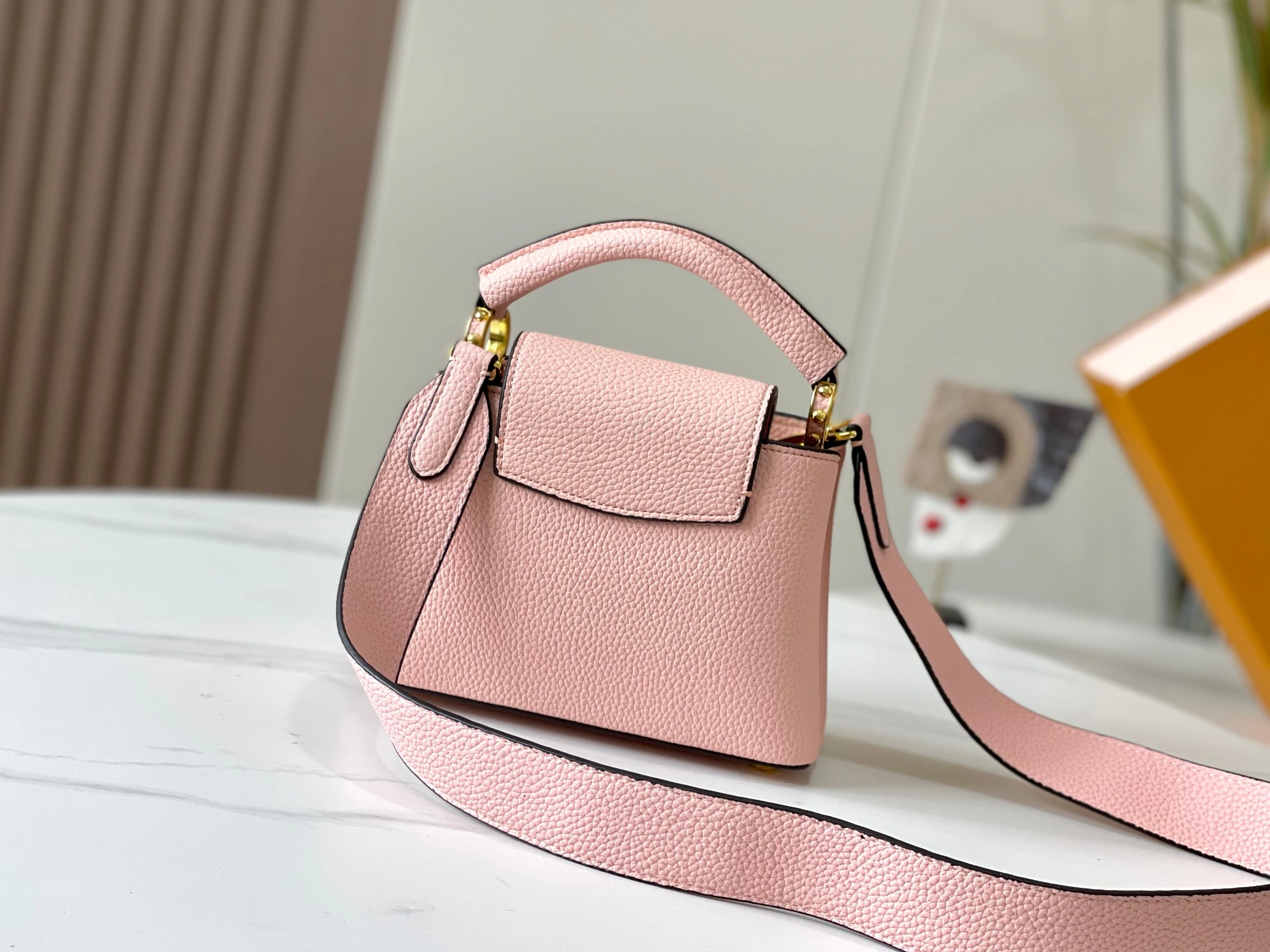 Louis Vuitton AAA Quality Messenger Bags For Women Stylish 8171 - Image 3