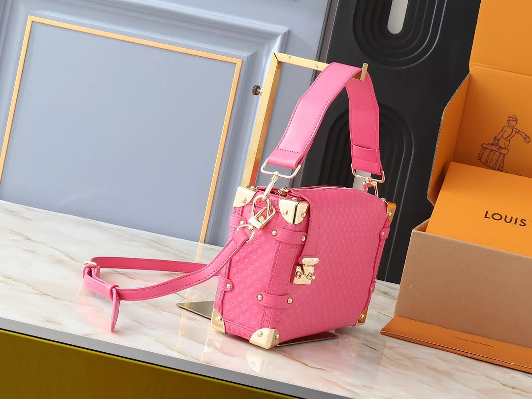 Louis Vuitton AAA Quality Messenger Bags For Women UrbanStyle 6462