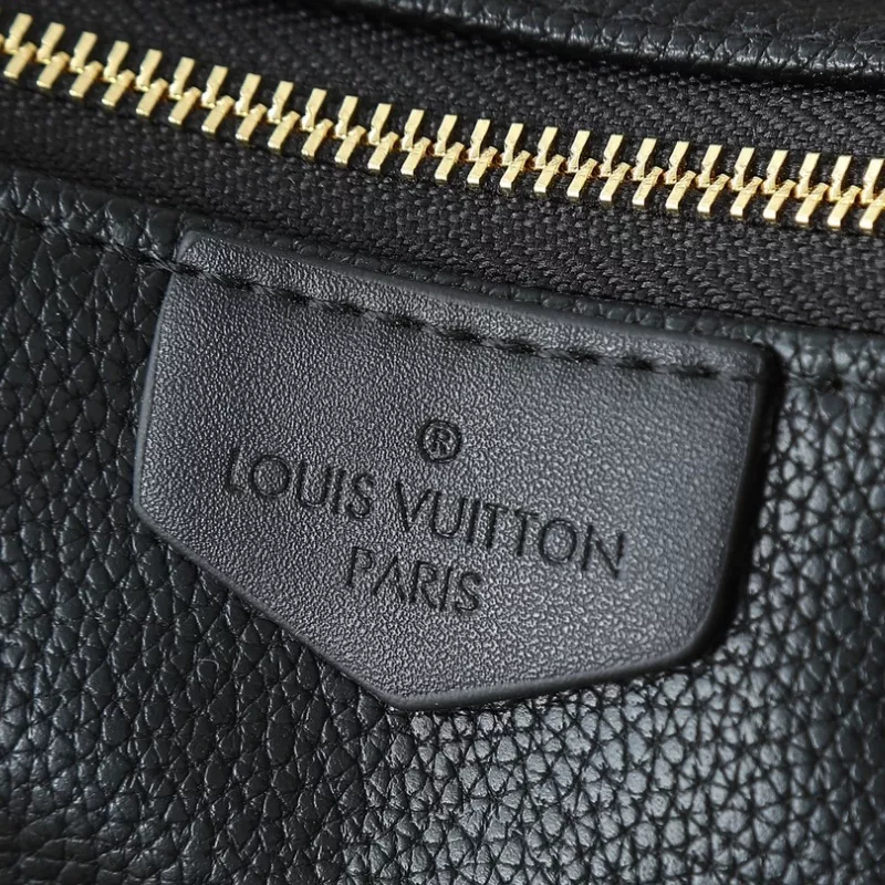 Louis Vuitton AAA Quality Messenger Bags For Women WellDesigned 8273 - Image 5