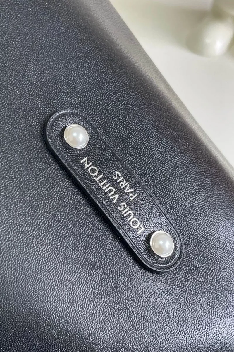 Louis Vuitton AAA Quality Shoulder Bags For Women Classic 9530 - Image 7