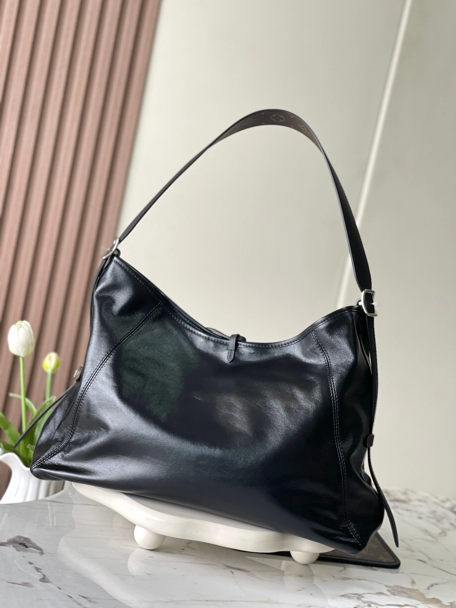 Louis Vuitton AAA Quality Shoulder Bags For Women Compact 9314 - Image 3