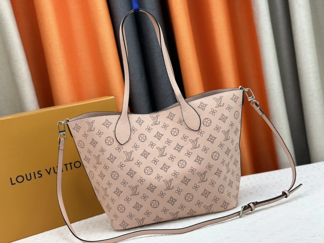 Louis Vuitton AAA Quality Shoulder Bags For Women Minimalist 2805 - Image 5