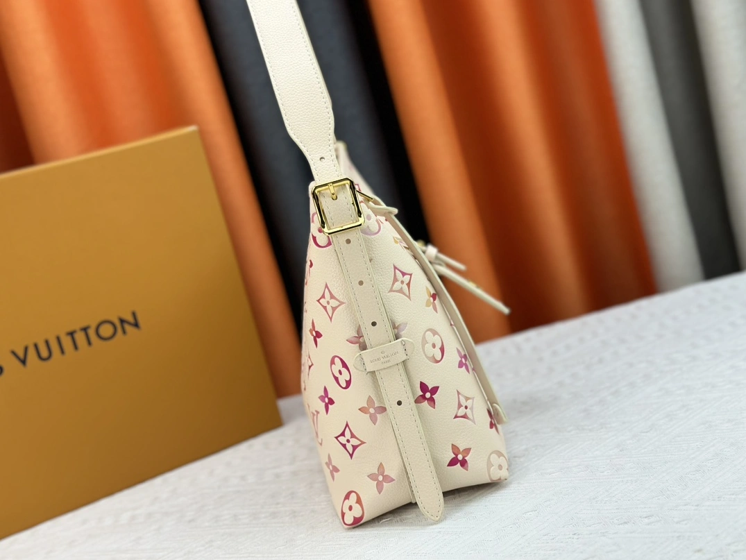 Louis Vuitton AAA Quality Shoulder Bags For Women Resilient 9668 - Image 4