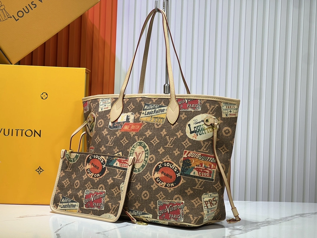 Louis Vuitton AAA Quality Shoulder Bags For Women Sleek 4452 - Image 3