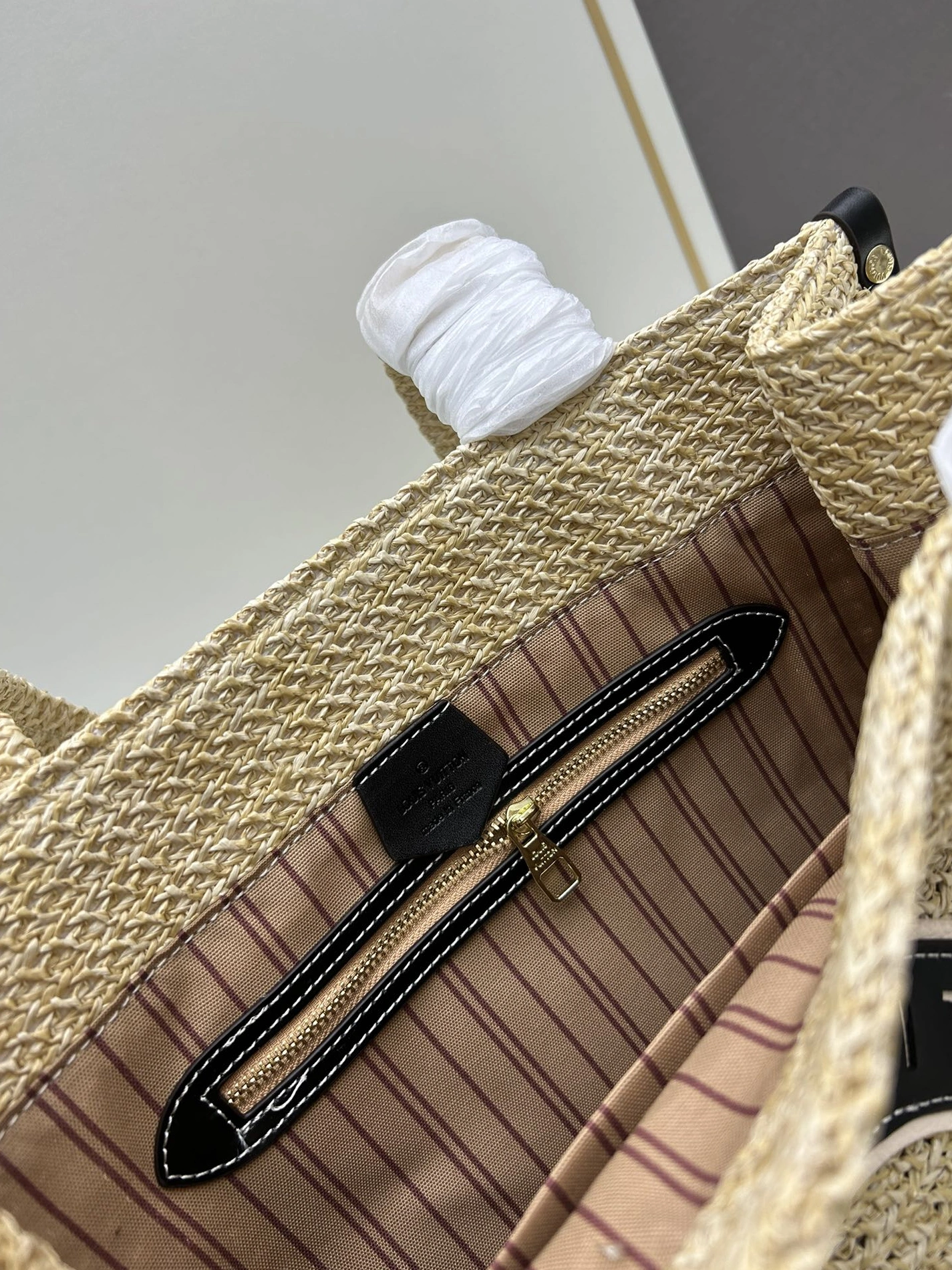 Louis Vuitton AAA Quality Shoulder Bags For Women Sleek 7705 - Image 8