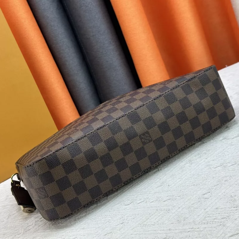 Louis Vuitton AAA Quality Shoulder Bags For Women Soft 7130 - Image 5