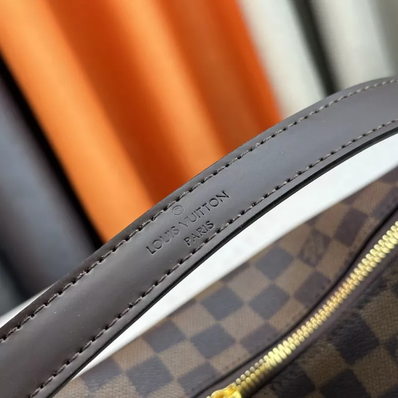 Louis Vuitton AAA Quality Shoulder Bags For Women Soft 7130 - Image 6