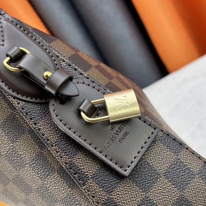 Louis Vuitton AAA Quality Shoulder Bags For Women Soft 7130 - Image 7