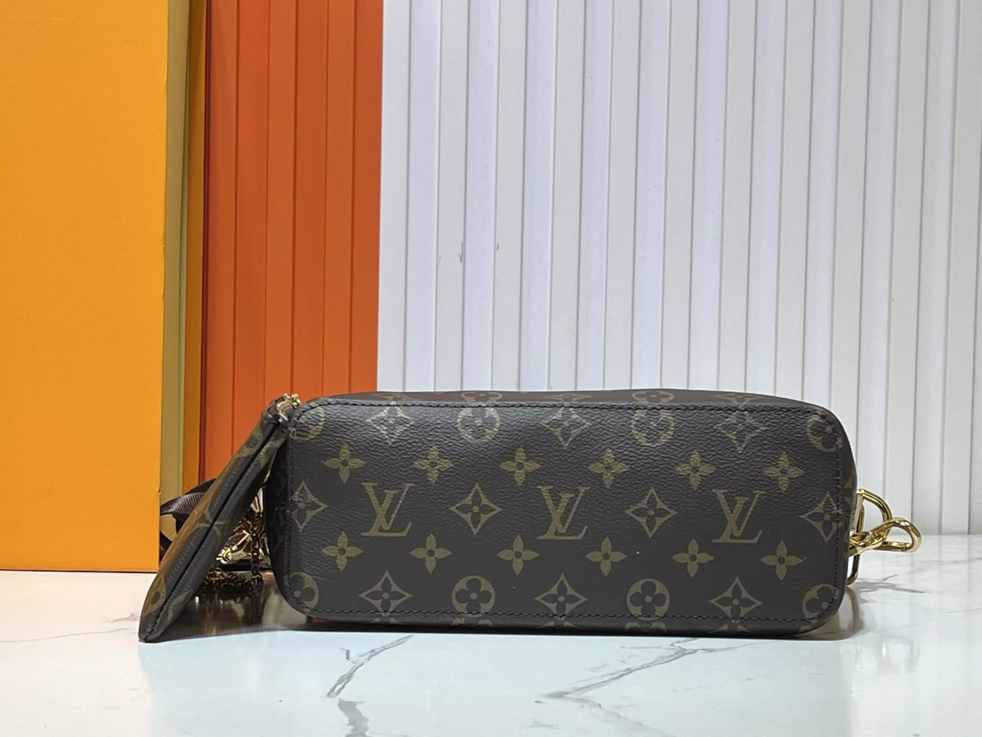 Louis Vuitton AAA Quality Shoulder Bags For Women Sophisticated 1979 - Image 7