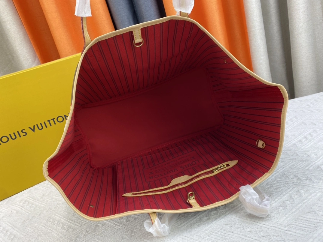 Louis Vuitton AAA Quality Shoulder Bags In Red For Women Soft 8062 - Image 7