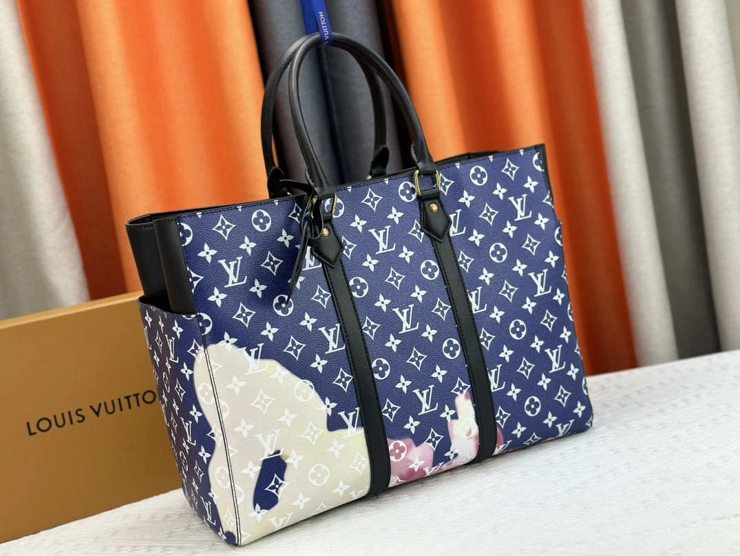 Louis Vuitton AAA Quality Tote-Handbags For Women Refined 948