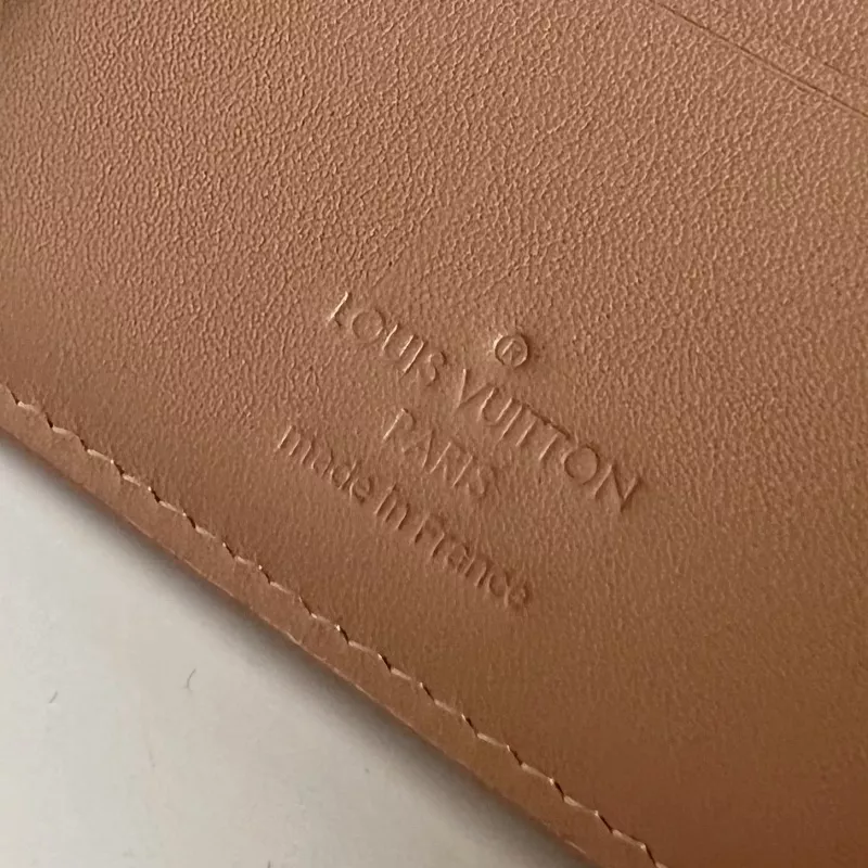 Louis Vuitton AAA Quality Wallets Compact 7791 - Image 4