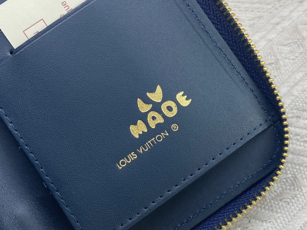 Louis Vuitton AAA Quality Wallets Compact 7911 - Image 6