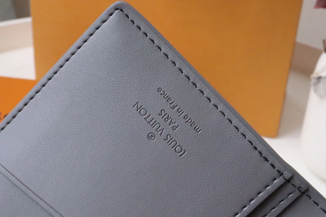 Louis Vuitton AAA Quality Wallets For Unisex Flexible 7117 - Image 7