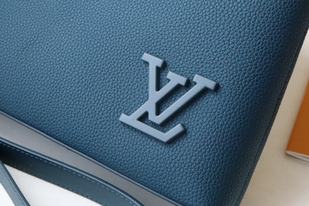 Louis Vuitton AAA Quality Wallets For Unisex Stylish 7246 - Image 5