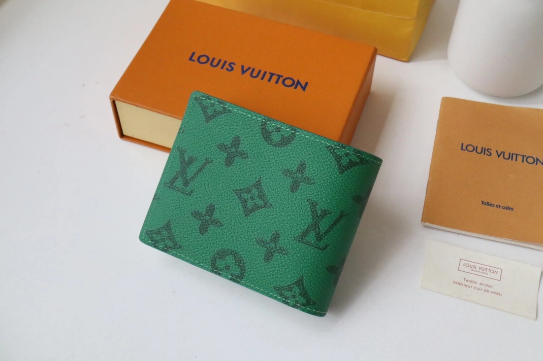 Louis Vuitton AAA Quality Wallets Resilient 7432