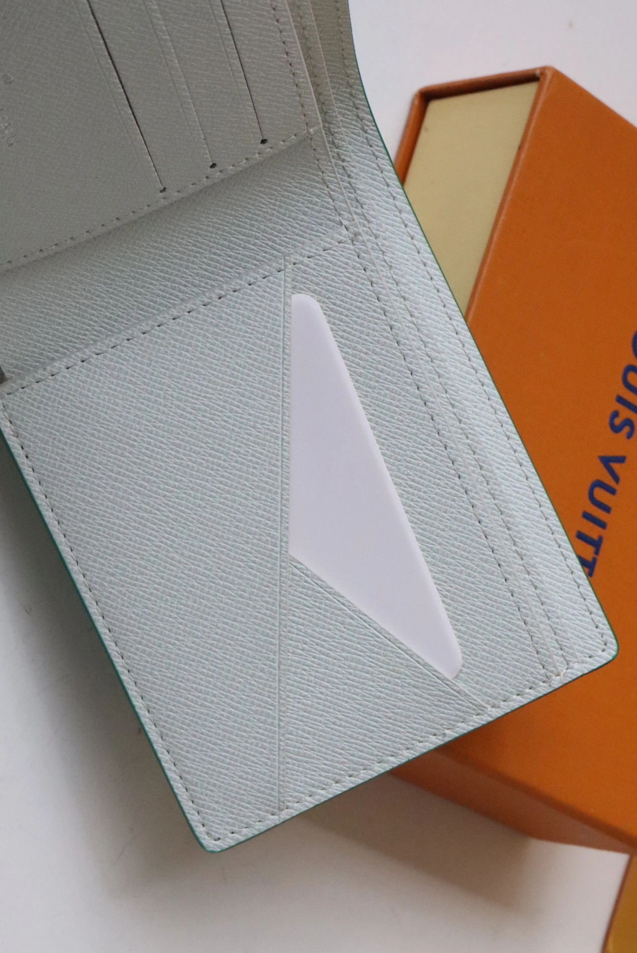 Louis Vuitton AAA Quality Wallets Resilient 7432 - Image 6