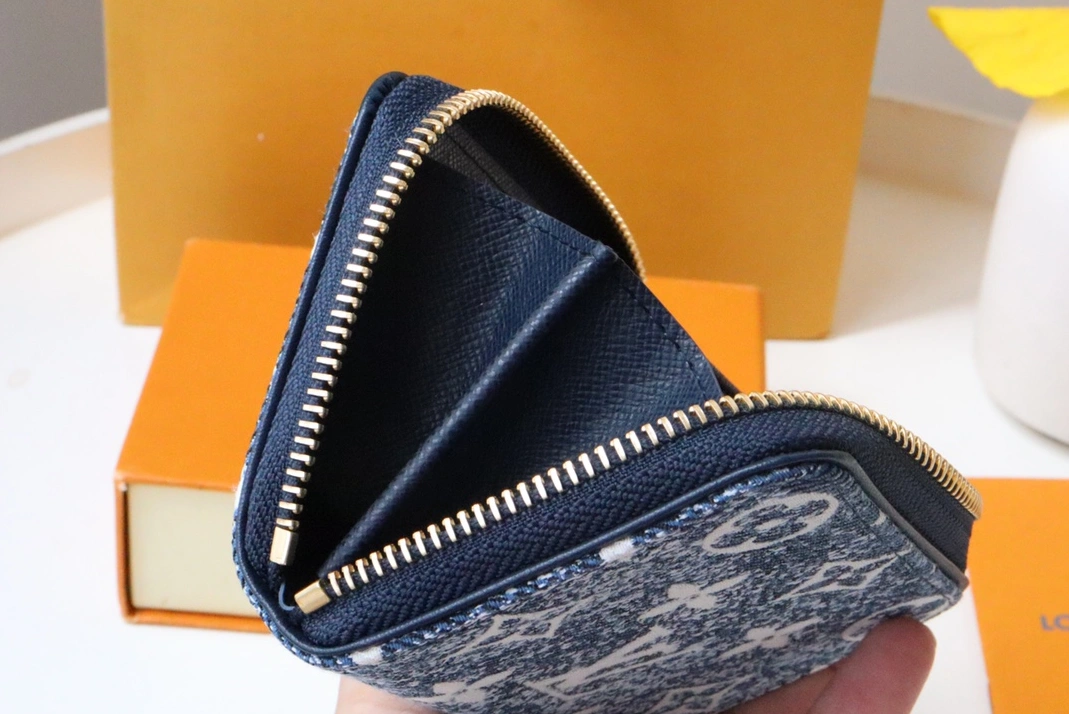 Louis Vuitton AAA Quality Wallets SportInspired 1388 - Image 7