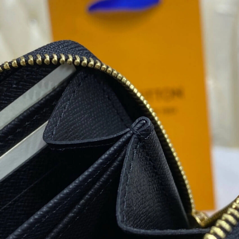 Zip closu Louis Vuitton Game On Zippy Coin Purse - Image 10