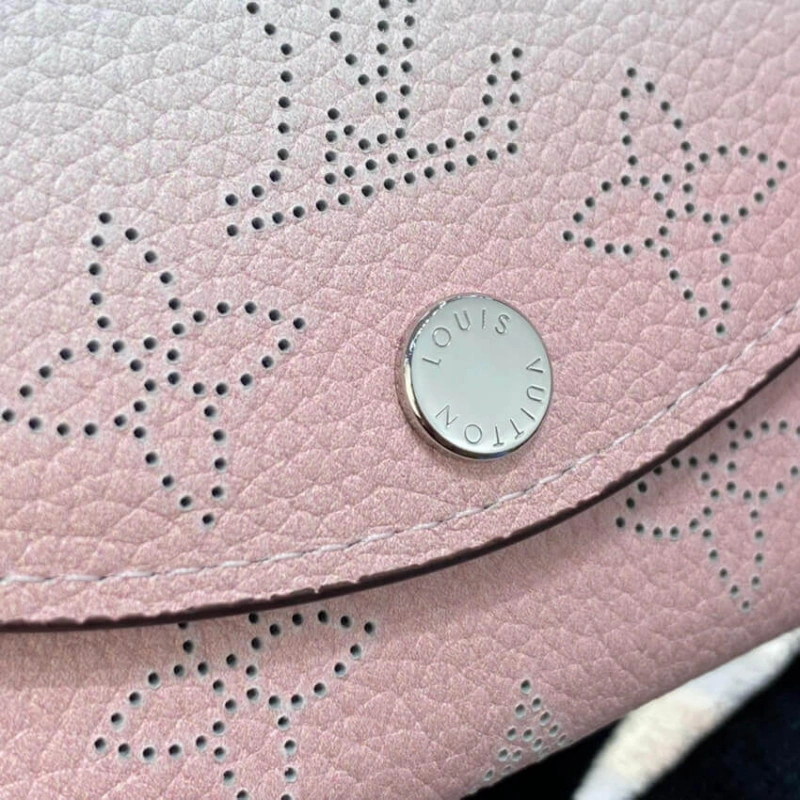 Mahina pe Louis Vuitton Iris XS Wallet in Pink Gradient Mahina Perforated Leather - Image 5