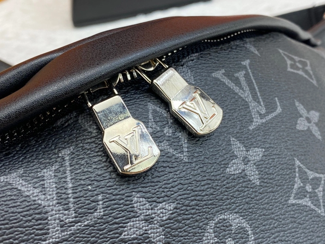 Louis Vuitton LV AAA Quality Belt Bags For Unisex Efficient 3791 - Image 5