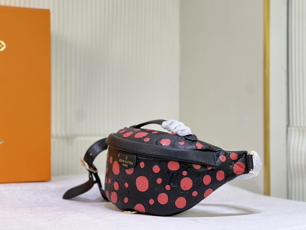 Louis Vuitton LV AAA Quality Belt Bags For Unisex Sophisticated 3306