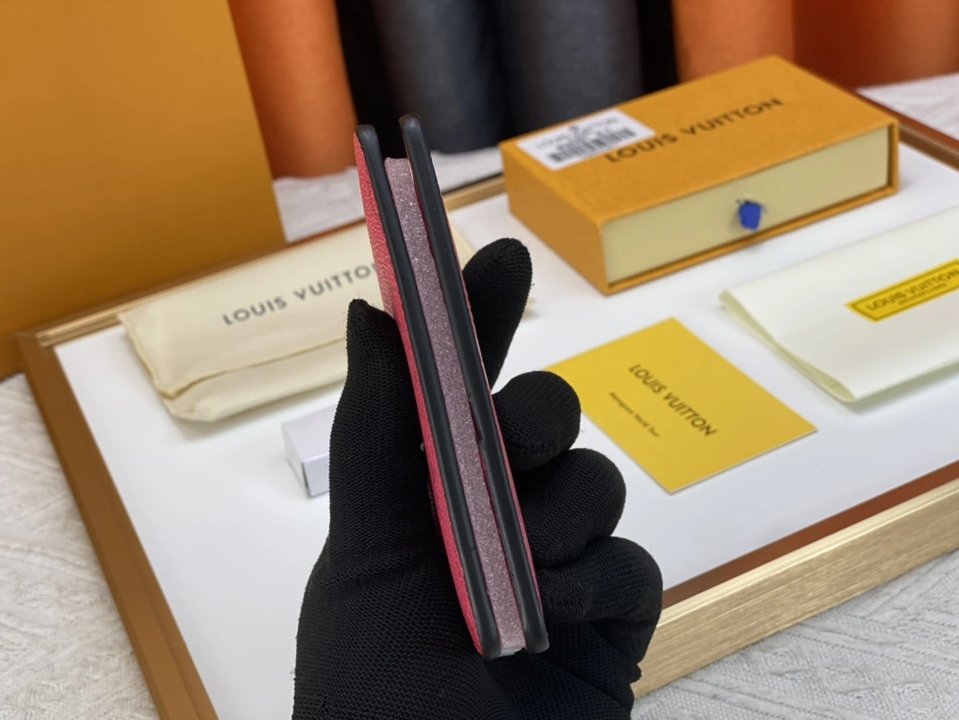 Louis Vuitton LV Card Case For Unisex Durable 6400 - Image 3