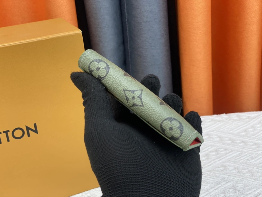 Louis Vuitton LV Card Case For Unisex Functional 3785 - Image 3