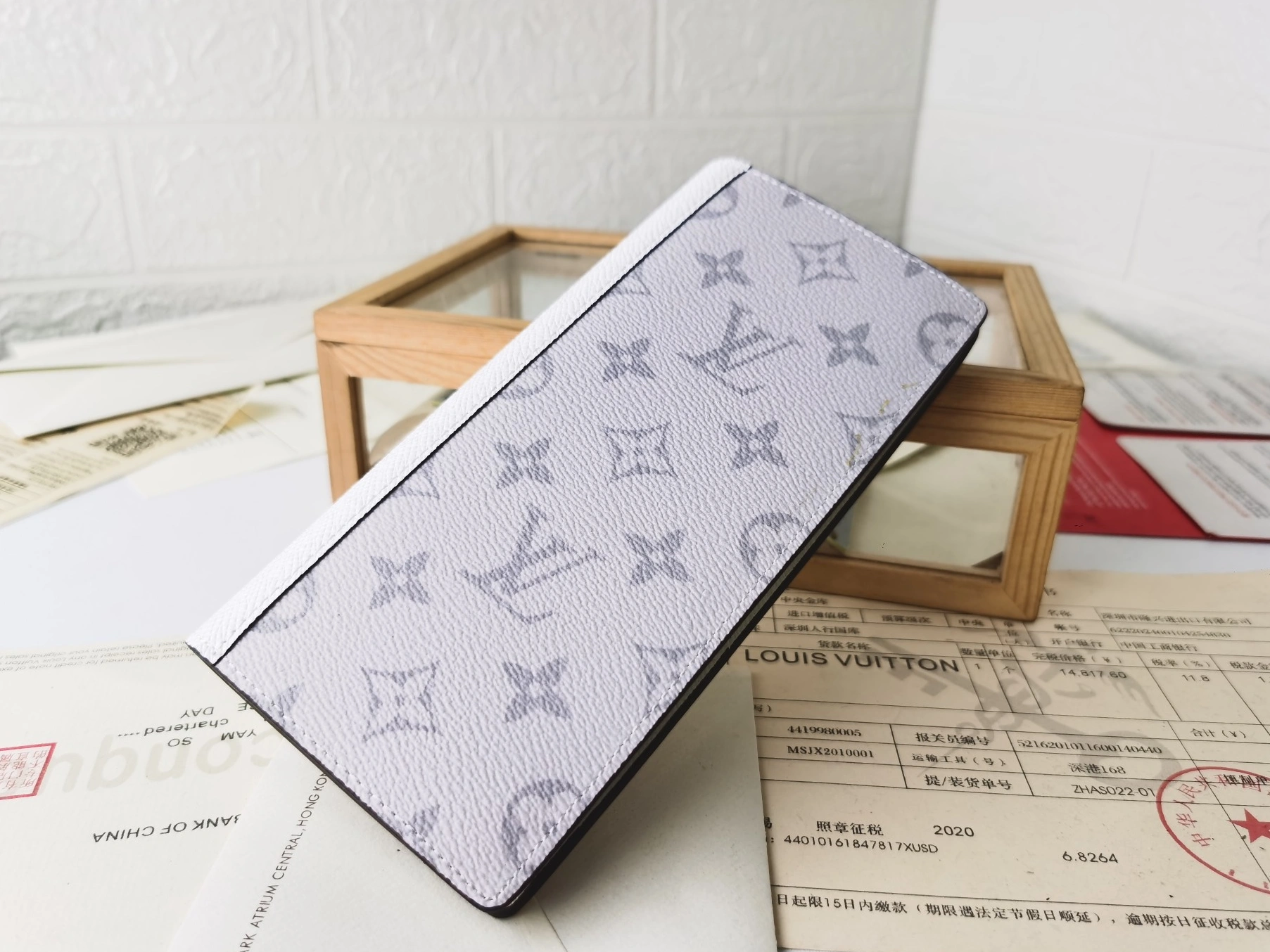 Louis Vuitton LV Card Case For Unisex Sleek 1930 - Image 3