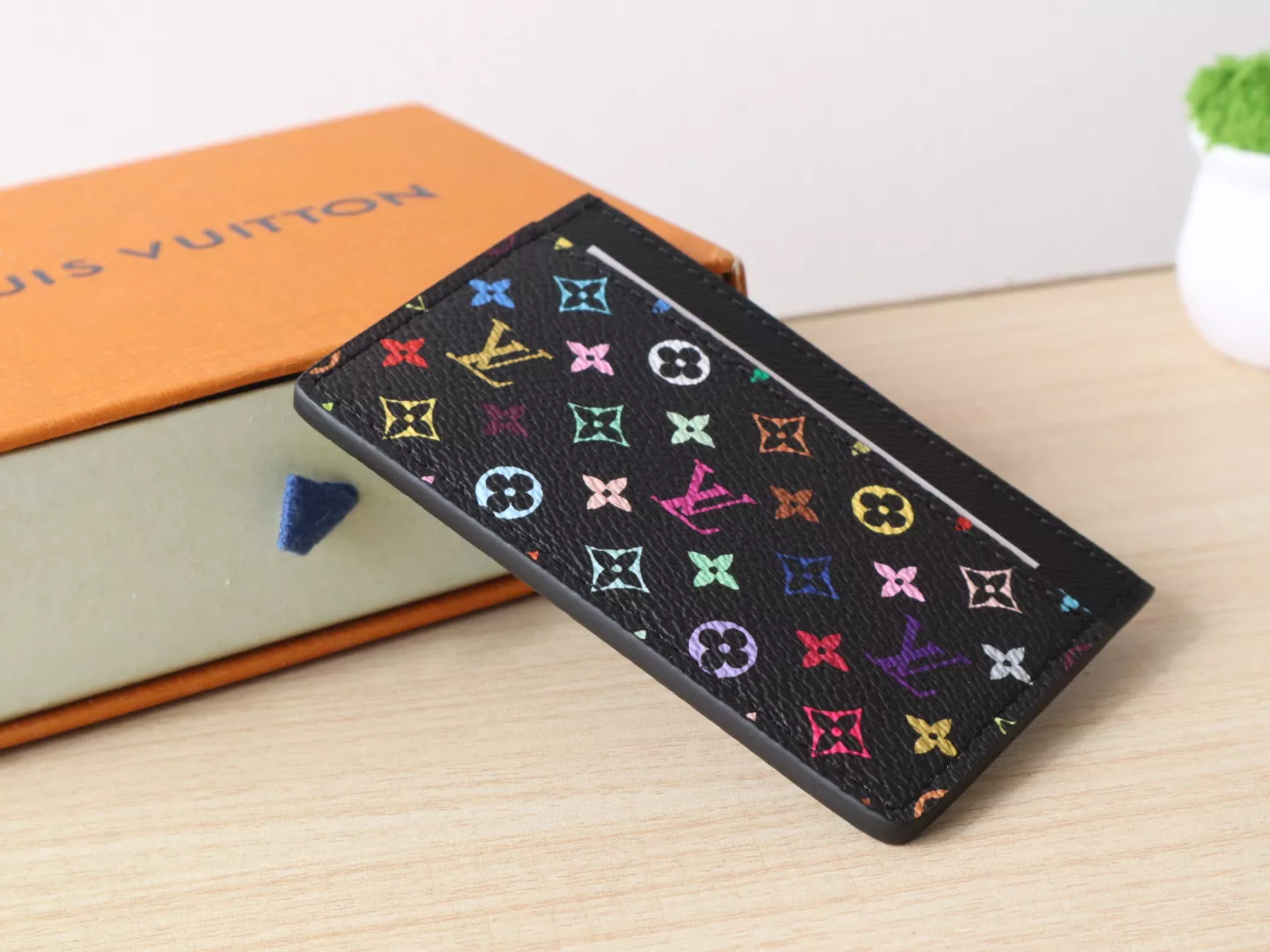 Louis Vuitton LV Card Case For Women Comfortable 4783 - Image 3