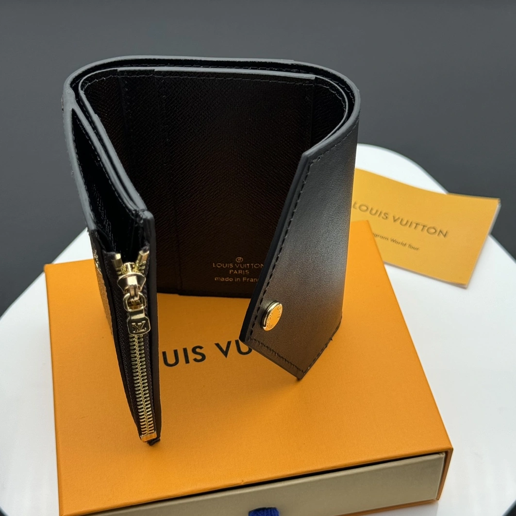 Louis Vuitton LV Card Case For Women Reliable 1514 - Image 4