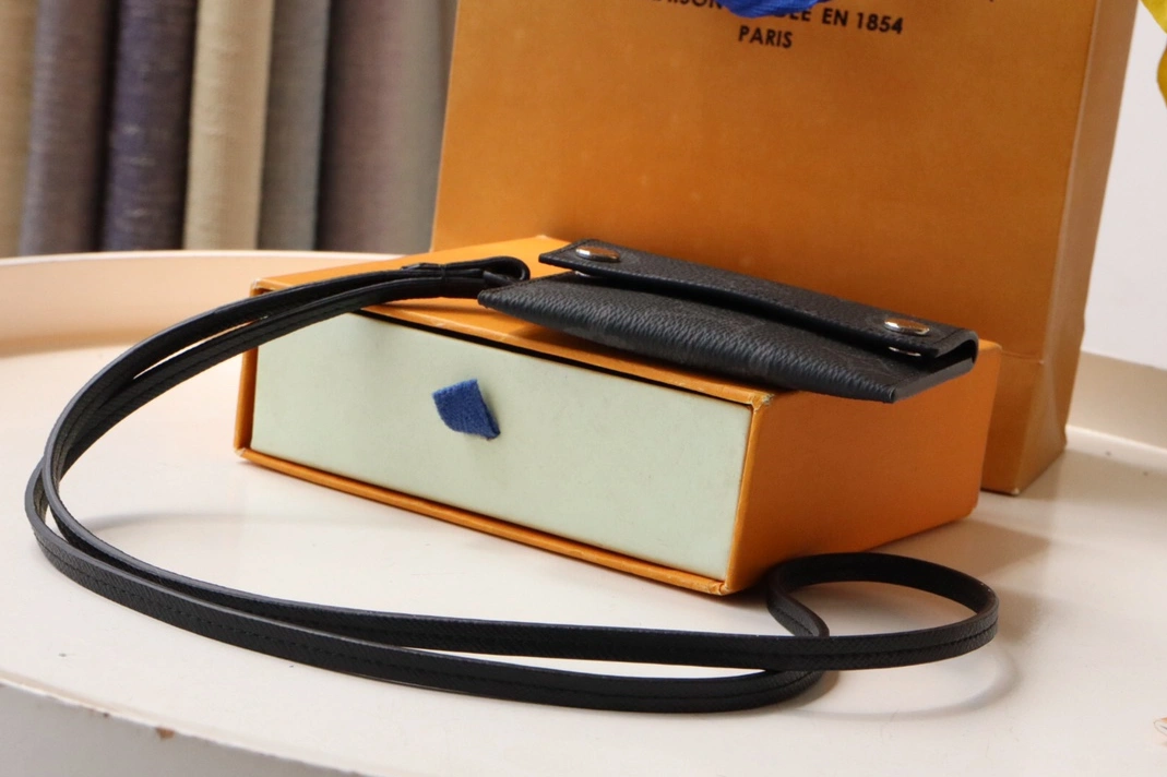 Louis Vuitton LV Card Case SportInspired 4843 - Image 3