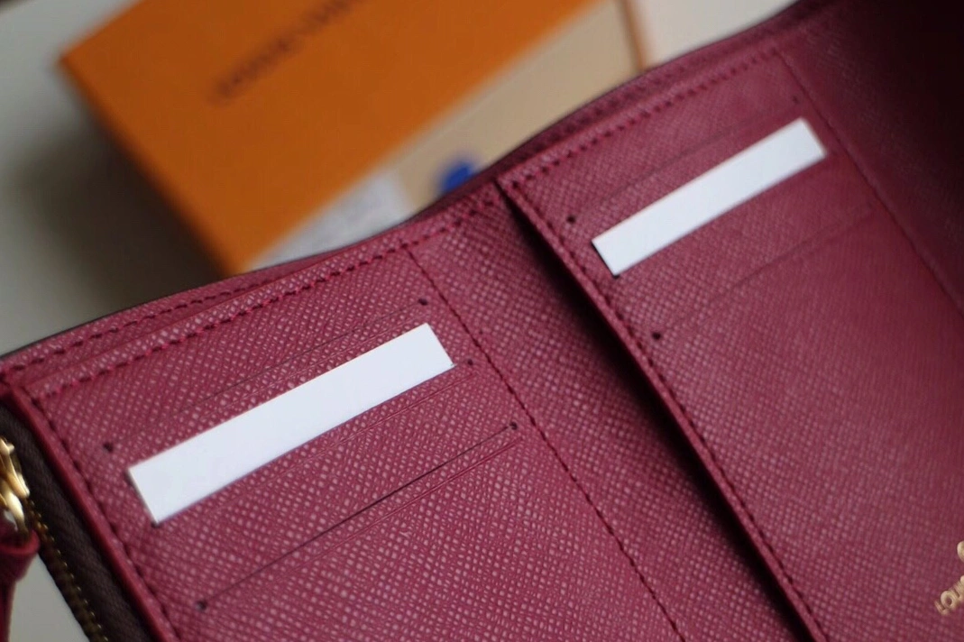 Louis Vuitton LV Card Case WellDesigned 3930 - Image 6