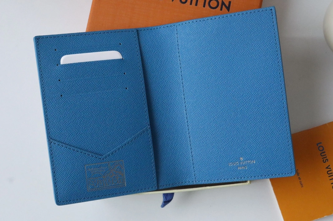 Louis Vuitton LV Card Case WellDesigned 4888 - Image 4