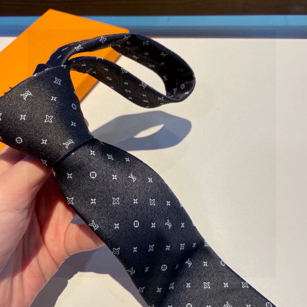 Louis Vuitton LV Necktie For Men Bold 7822