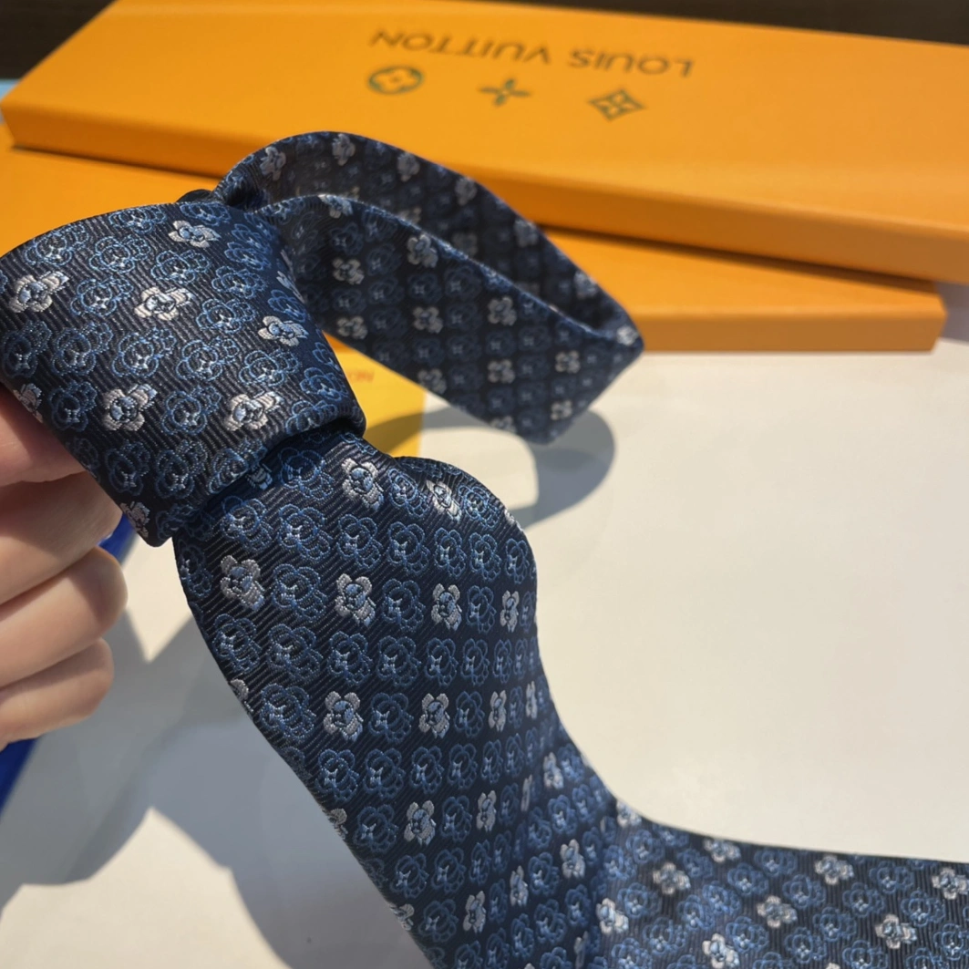 Louis Vuitton LV Necktie For Men Soft 3878 - Image 4