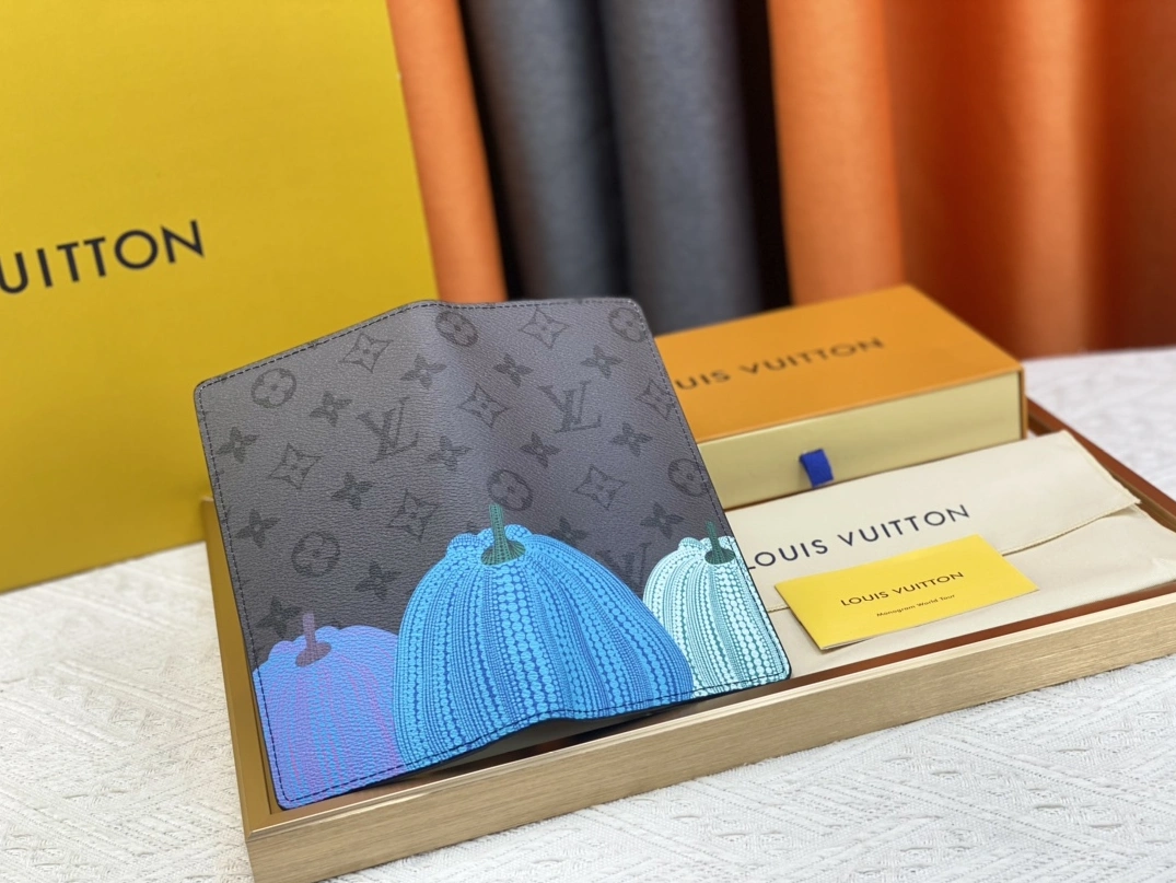 Louis Vuitton LV Wallets For Unisex Comfortable 1085 - Image 4