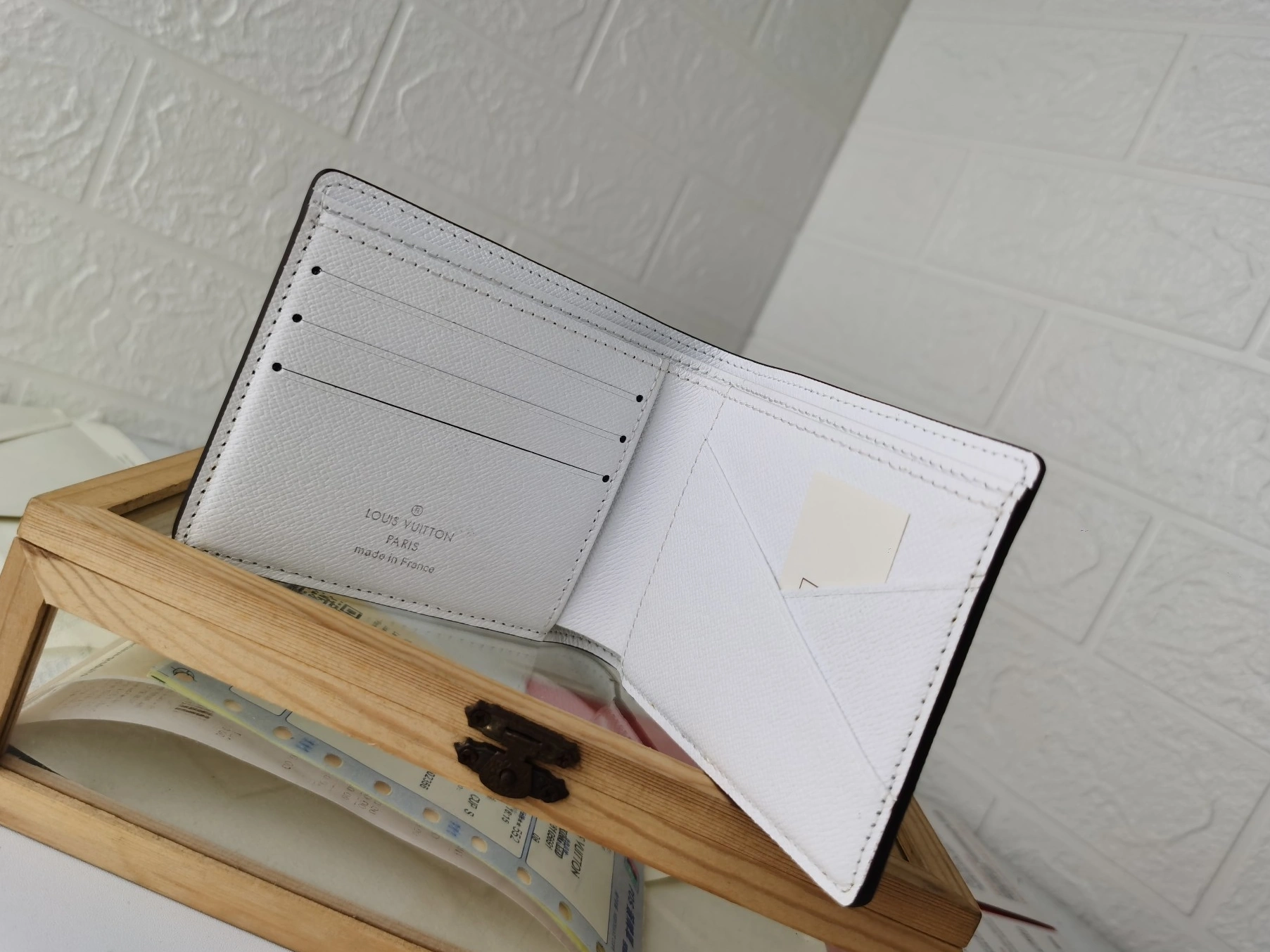 Louis Vuitton LV Wallets For Unisex Compact 4195 - Image 5