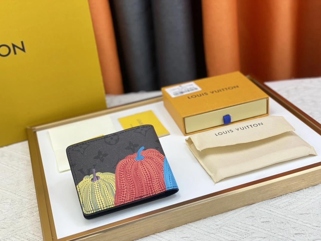 Louis Vuitton LV Wallets For Unisex Durable 8682 - Image 3