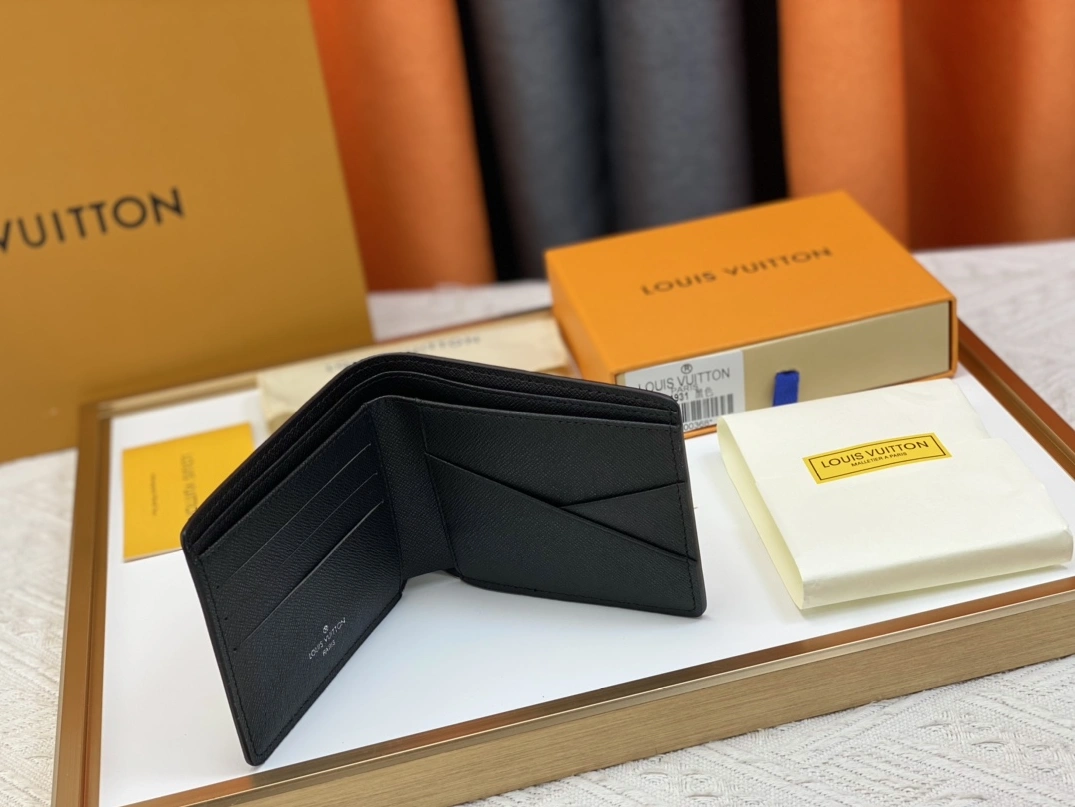 Louis Vuitton LV Wallets For Unisex Resilient 3830 - Image 5