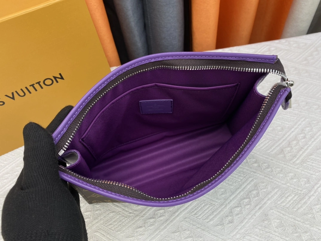 Louis Vuitton LV Wallets For Unisex Versatile 7984 - Image 8