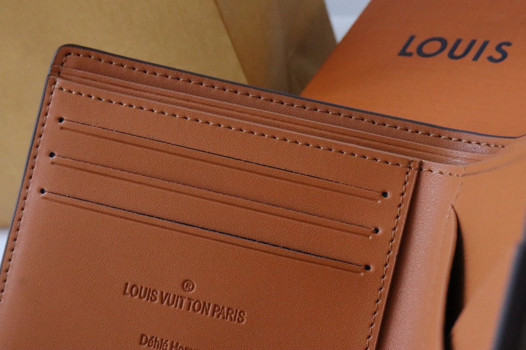 Louis Vuitton LV Wallets Versatile 3894 - Image 6