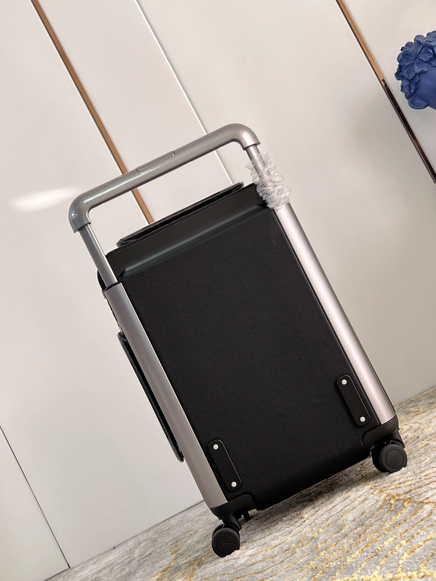 Louis Vuitton Luggage EasyMatch 5563 - Image 4