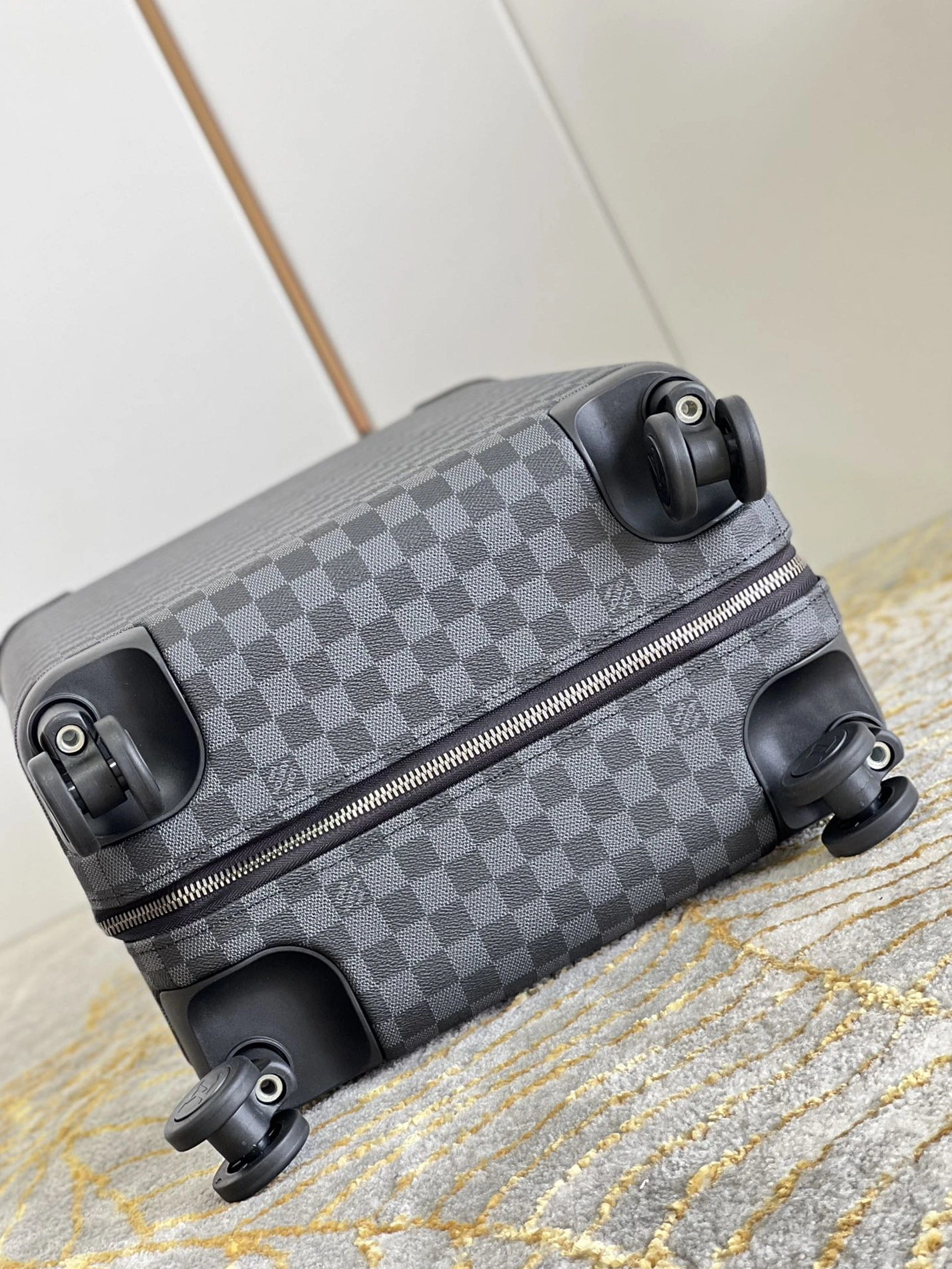 Louis Vuitton Luggage GoodFit 3133 - Image 5
