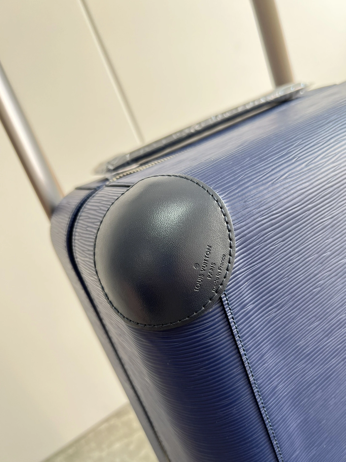 Louis Vuitton Luggage Unique 6069